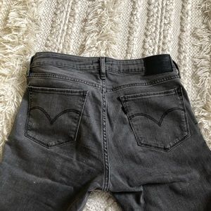 Levi’s 711 Skinny Ankle Jeans in Grey. Never Worn